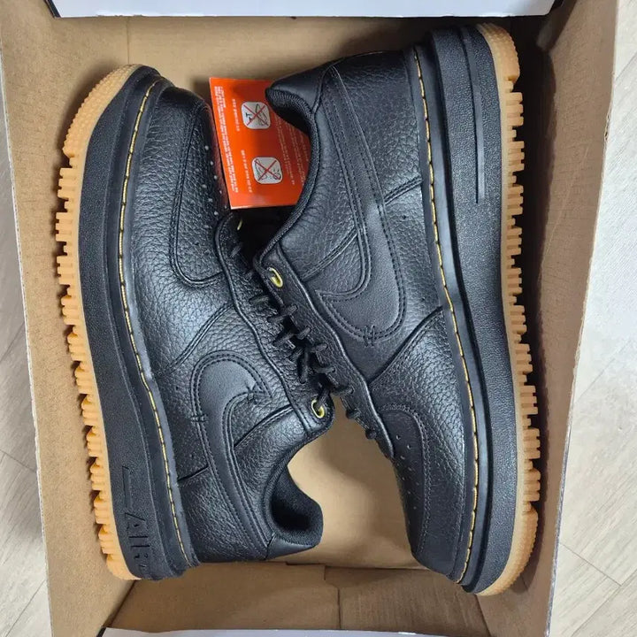 [BUNJANG] Nike Air Force 1 Low Luxe Black Sneakers / 나이키 에어포스1 로우 럭스 블랙 새상품