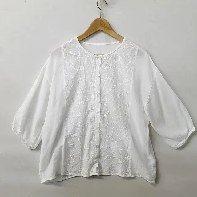 [BUNJANG] Embroidered Gauze Cotton Blouse White / 편칭자수 거즈면 블라우스 화이트