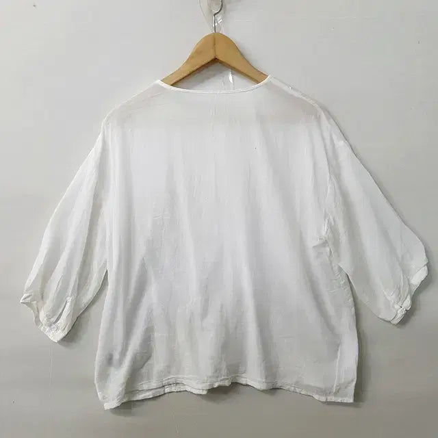 [BUNJANG] Embroidered Gauze Cotton Blouse White / 편칭자수 거즈면 블라우스 화이트