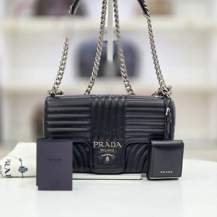 [BUNJANG] Prada Diagram Medium Shoulder Bag / 프라다 다이어그램 플랩 미디엄 숄더백 1bd108