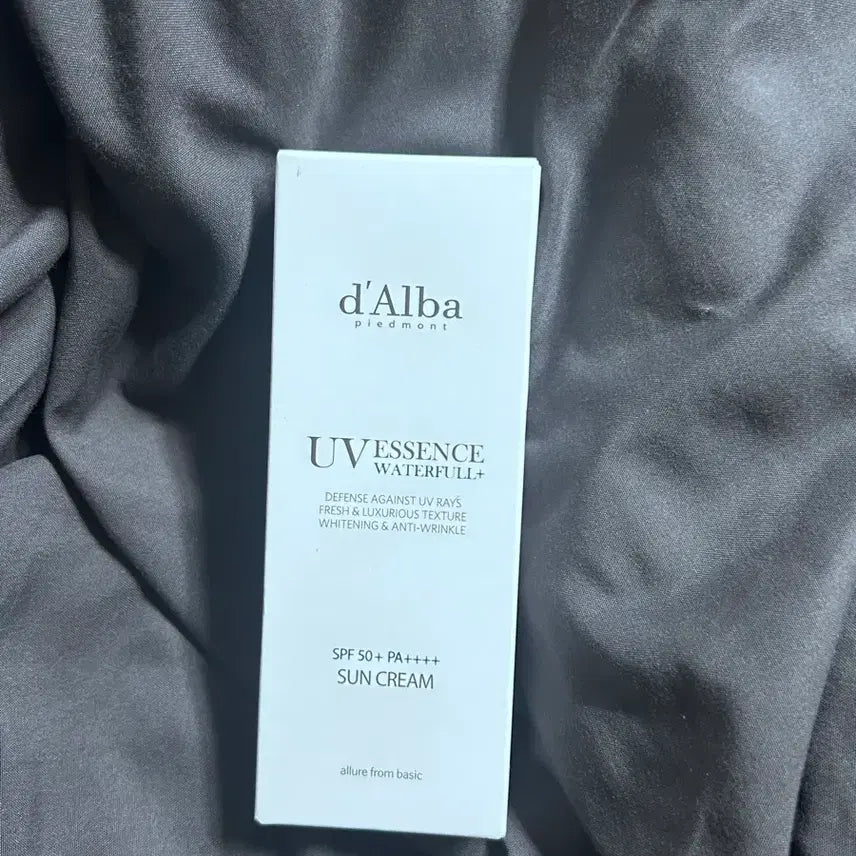 [BUNJANG] Dalba Waterfull Essence Sunscreen / 달바 에센스 선크림