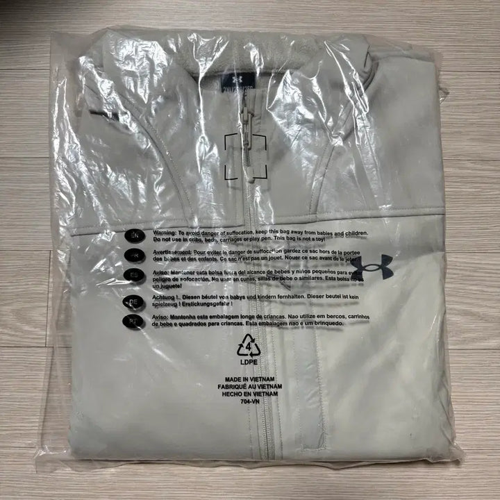 [BUNJANG] Under Armour Softshell Jacket (2XL) / (2XL) 언더아머 소프트쉘 새상품 판매합니다