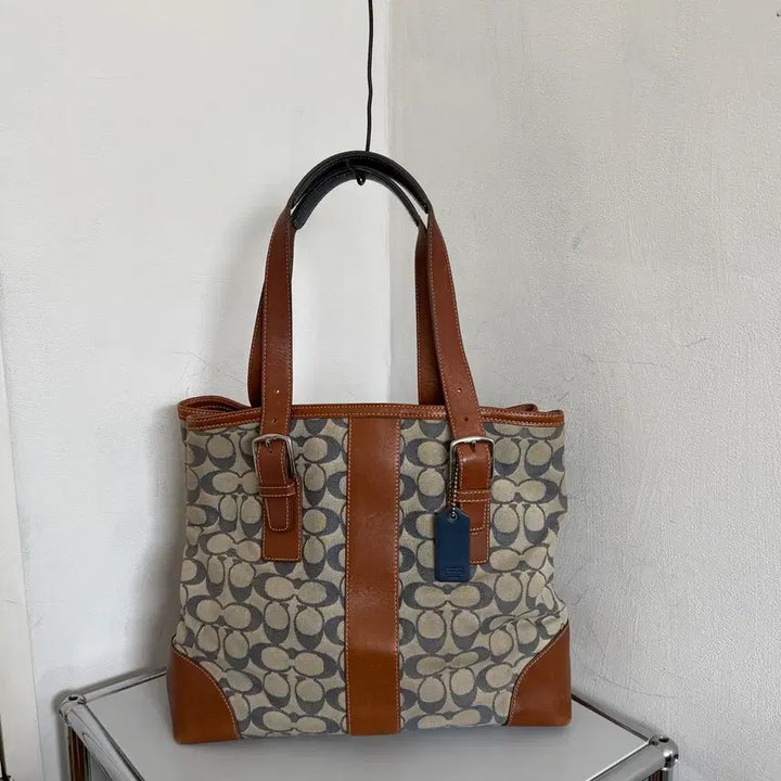[SOLD OUT] Coach 코치 시그니처 로고 숄더백