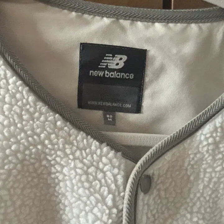 [BUNJANG] New Balance Women's Ivory Fleece Jacket / 뉴발란스 여성 뽀글이 플리스 아이보리