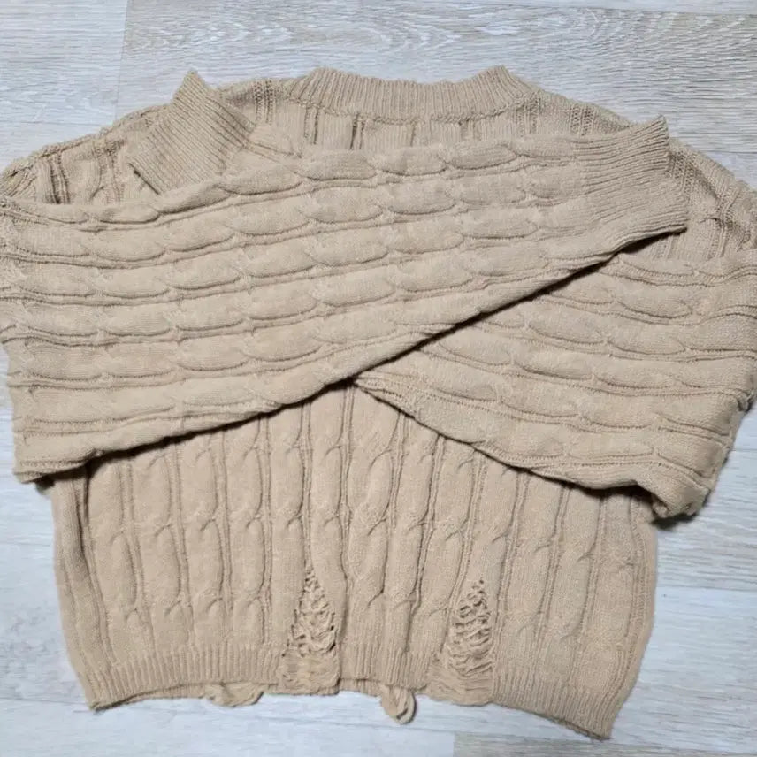 [BUNJANG] Hillson Cable Knit Crop Top Beige / hillson 꽈배기 크롭 니트 베이지