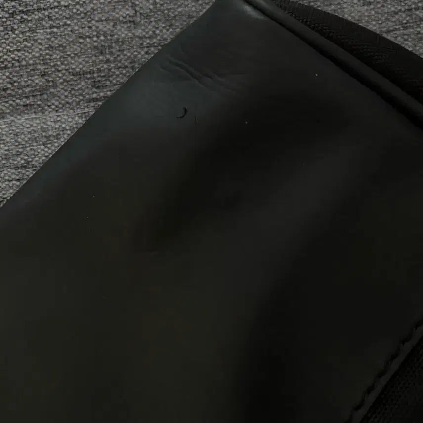 [BUNJANG] thisisneverthat Messenger Bag / 디스이즈네버댓 메신저백