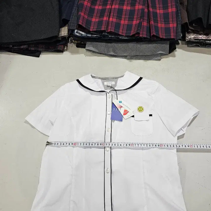 [BUNJANG] School Uniform Short Sleeve Shirt - Size 100 / 신품여성 교복반팔셔츠 사이즈 100