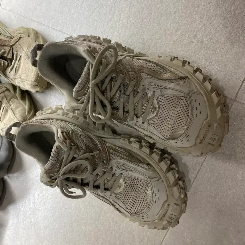 [BUNJANG] Balenciaga Defender Beige Sneakers / 발렌시아가 디펜더  41 사이즈 베이지