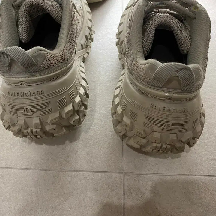 [BUNJANG] Balenciaga Defender Beige Sneakers / 발렌시아가 디펜더  41 사이즈 베이지