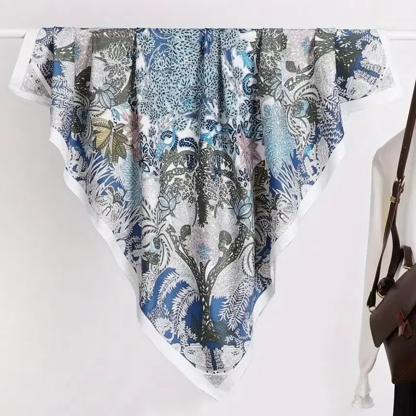 [BUNJANG] Floral Pattern Square Silk Scarf / 플라워 패턴 스퀘어 스카프(새상품)