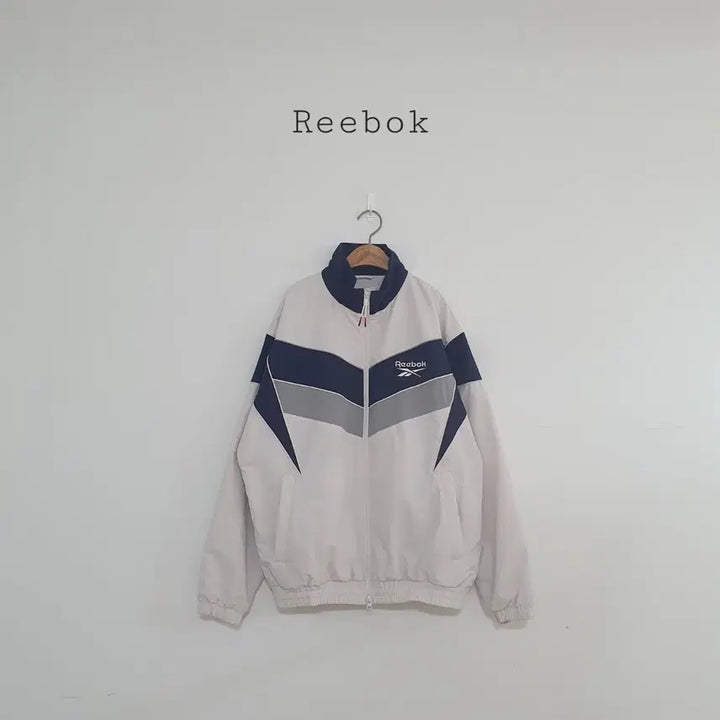 [BUNJANG] Reebok Heritage Big Logo Windbreaker Ivory / No.26030106 리복 헤리티지 빅로고 바람막이 아이보리