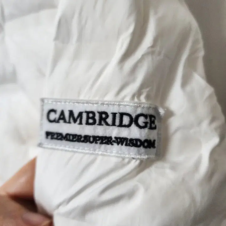[BUNJANG] CAMBRIDGE White Lightweight Padded Jacket (Size 100) / CAMBRIDGE흰색경량패딩 100