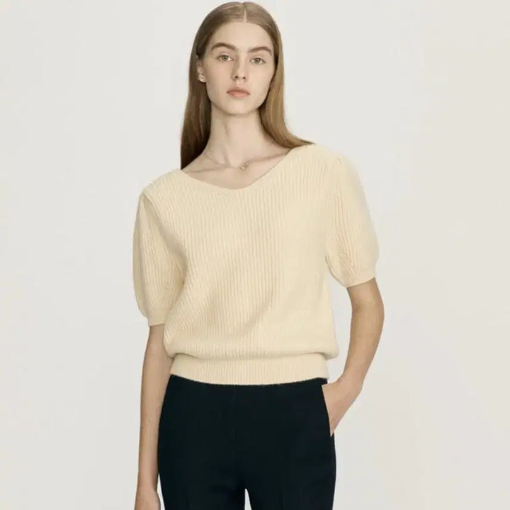 [BUNJANG] Sie V-Neck Half Knit / 시에 미케 브이넥 하프 니트