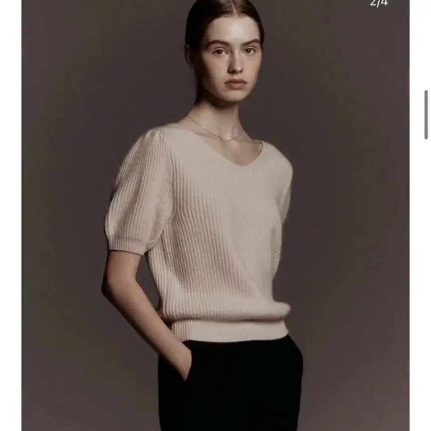 [BUNJANG] Sie V-Neck Half Knit / 시에 미케 브이넥 하프 니트