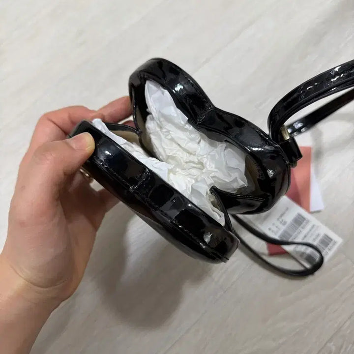 [BUNJANG] Archivepke Luv It Bag Black Handbag / 아카이브앱크 하트백 Luv it bag