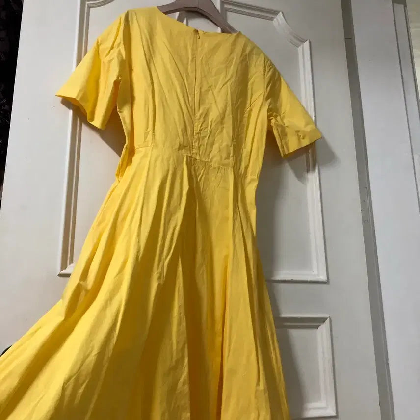 [BUNJANG] Butter & Yellow A-Line Midi Dress / 바스락 원피스 버터앤 노랑 옐로우 A라인 플레어 에이라인 미디 햅번 국산