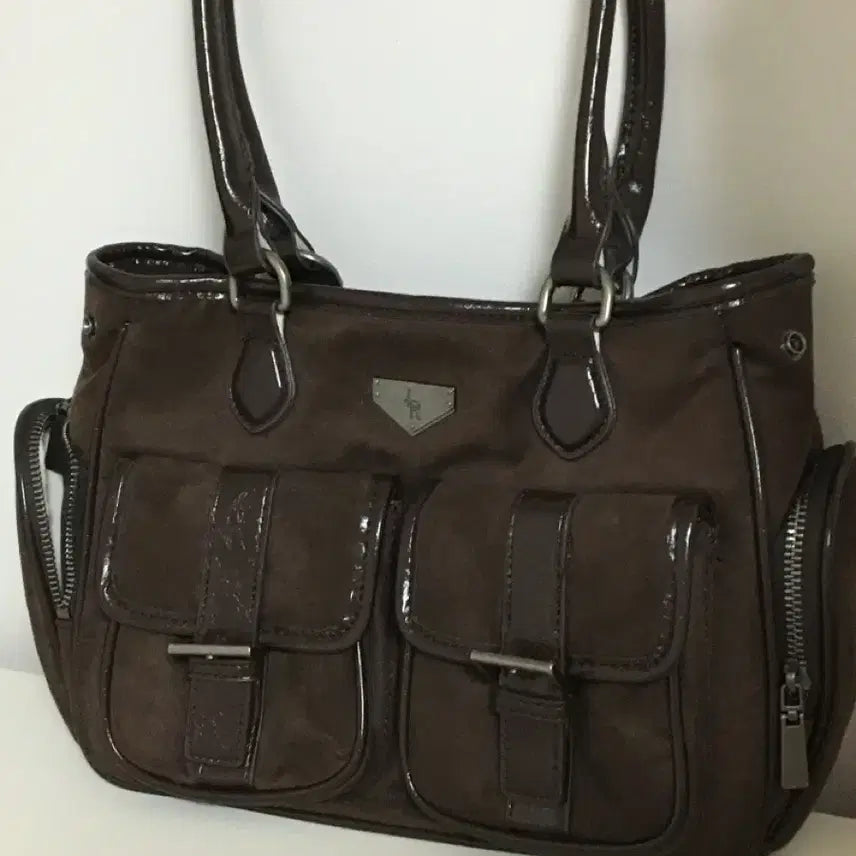 [BUNJANG] Leatherly Multi-Pocket Suede Shoulder Bag / 레더리 멀티포켓 스웨이드 숄더백 브라운