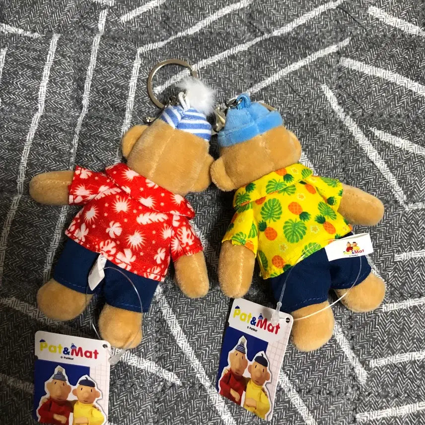 [BUNJANG] Pat & Mat Tanning Beach Keychain 12cm / 패트와매트 태닝 해변키링 12cm