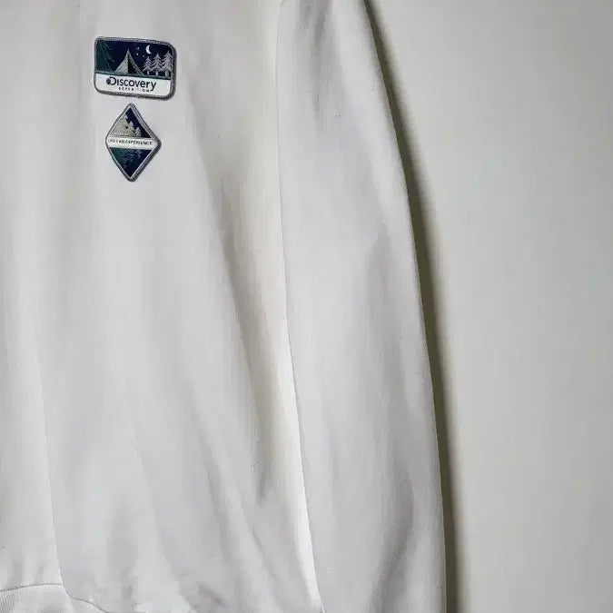 [BUNJANG] Discovery White Patch Sweatshirt / 디스커버리 흰색 패치 맨투맨티