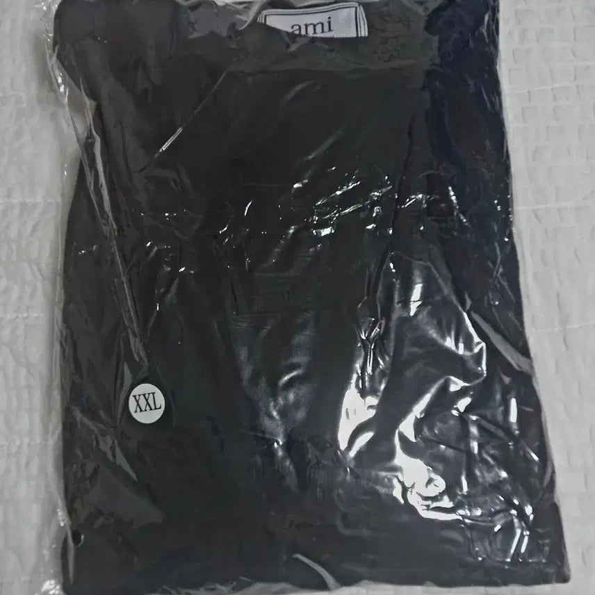 [BUNJANG] BTS Small Heart Logo Sweatshirt XXL / 아미 스몰 하트 로고 맨투맨 XXL