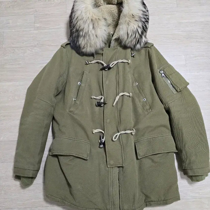 [BUNJANG] Balmain Coyote Fur-Trimmed Khaki Parka XL / 발망 최고가 코요테퍼 카키야상 XL