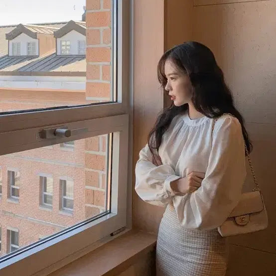 [BUNJANG] Lazy Corner Blouse / 레이지코너 블라우스