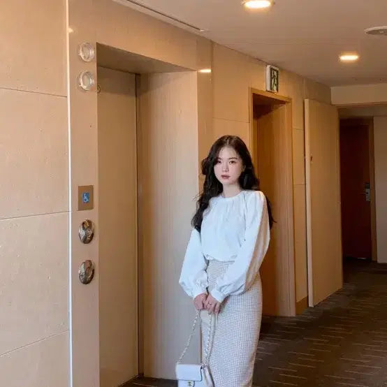 [BUNJANG] Lazy Corner Blouse / 레이지코너 블라우스