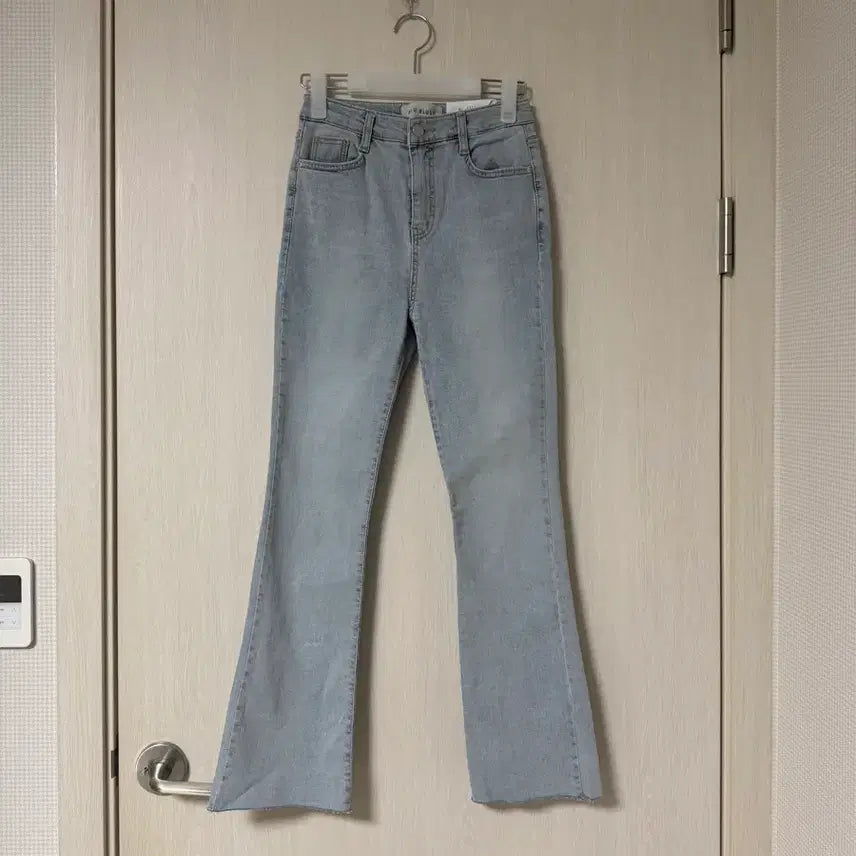 [BUNJANG] Denim Semi-Bootcut Jeans / (택o) 연청 세미부츠컷 데님팬츠 S사이즈