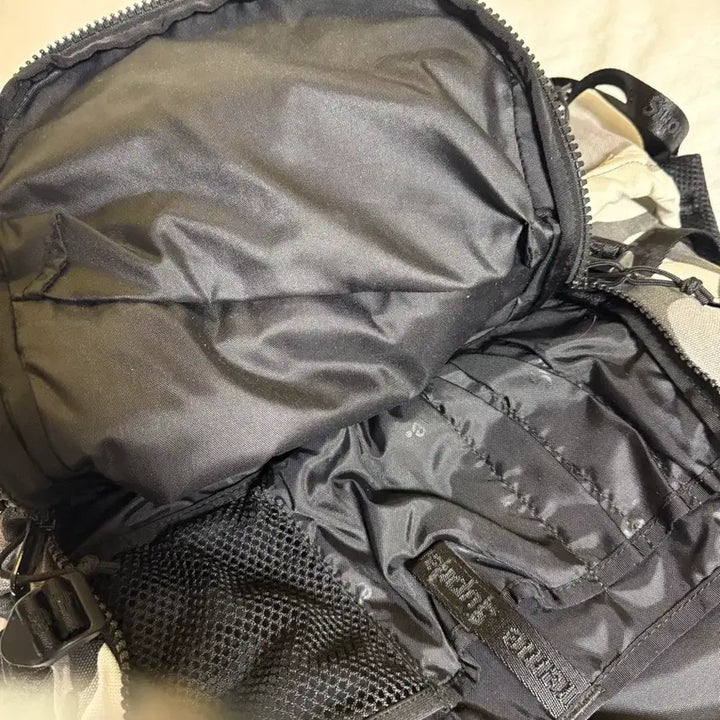 [BUNJANG] Supreme Camo Backpack / 슈프림 카모 백팩