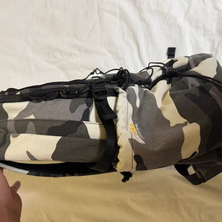 [BUNJANG] Supreme Camo Backpack / 슈프림 카모 백팩
