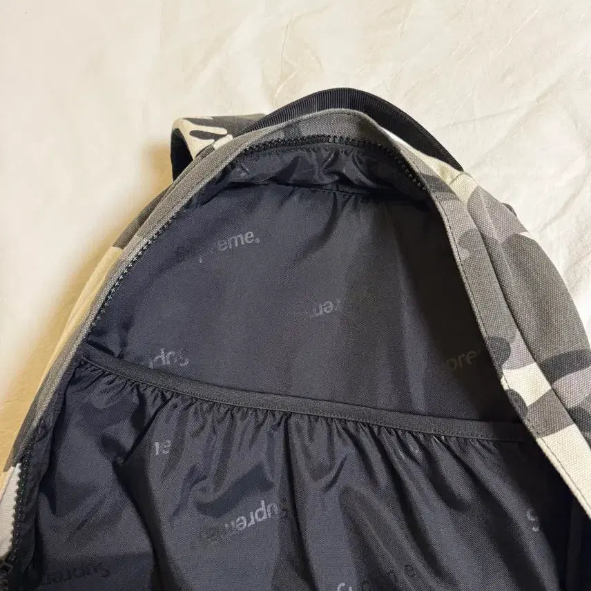 [BUNJANG] Supreme Camo Backpack / 슈프림 카모 백팩