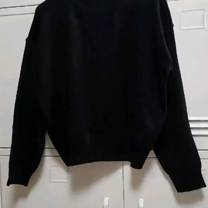 [SOLD OUT] 먼데이오프 라운드 니트 가디건 - 블랙,프리