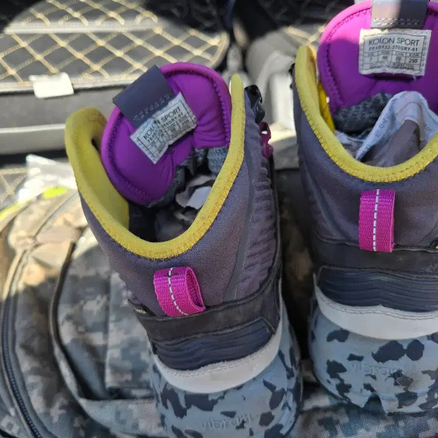 [BUNJANG] ARG Gear Mid-Cut Hiking Boots / 에이알지 기어 등산화 미드컷 퍼플/옐로우