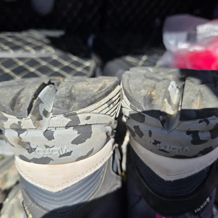 [BUNJANG] ARG Gear Mid-Cut Hiking Boots / 에이알지 기어 등산화 미드컷 퍼플/옐로우