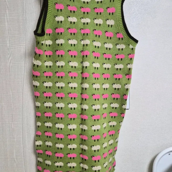 [BUNJANG] Sheep Pattern Knit Vest Long Vest Green / 양 패턴 니트 조끼 그린 롱 베스트
