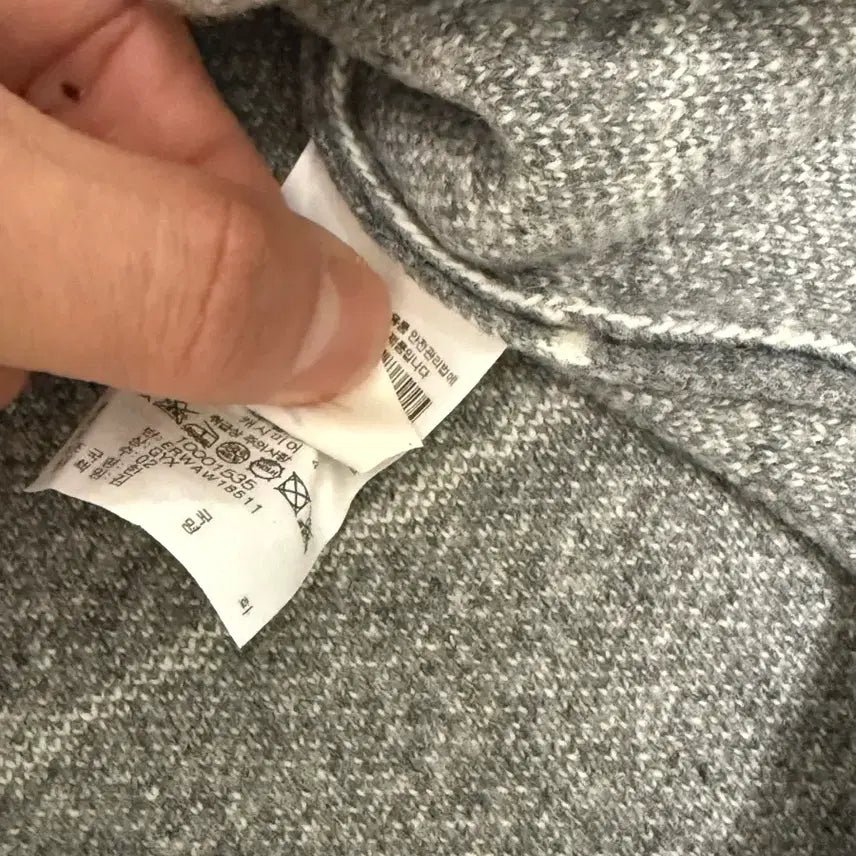 [BUNJANG] Epigram Cashmere Gray Check Knit Sweater M / 에피그램 캐시미어 회색 체크 니트 스웨터 M
