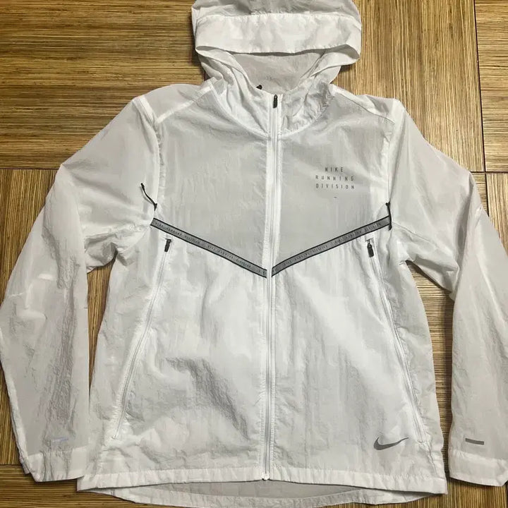 [BUNJANG] Nike Running Jacket White (L) / 나이키 러닝 자켓 화이트 국내 L