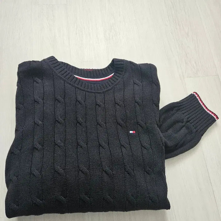 [SOLD OUT] 타미힐피거 블랙 꽈배기 니트 M