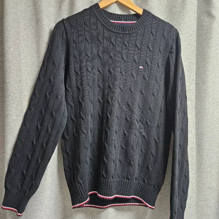 [SOLD OUT] 타미힐피거 블랙 꽈배기 니트 M