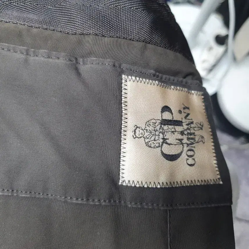 [BUNJANG] CP Company Goggle Down Parka Jacket Khaki 105 / CP컴퍼니 패딩 고글 다운 야상 자켓 카키 105