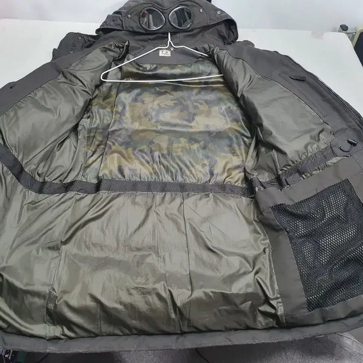 [BUNJANG] CP Company Goggle Down Parka Jacket Khaki 105 / CP컴퍼니 패딩 고글 다운 야상 자켓 카키 105