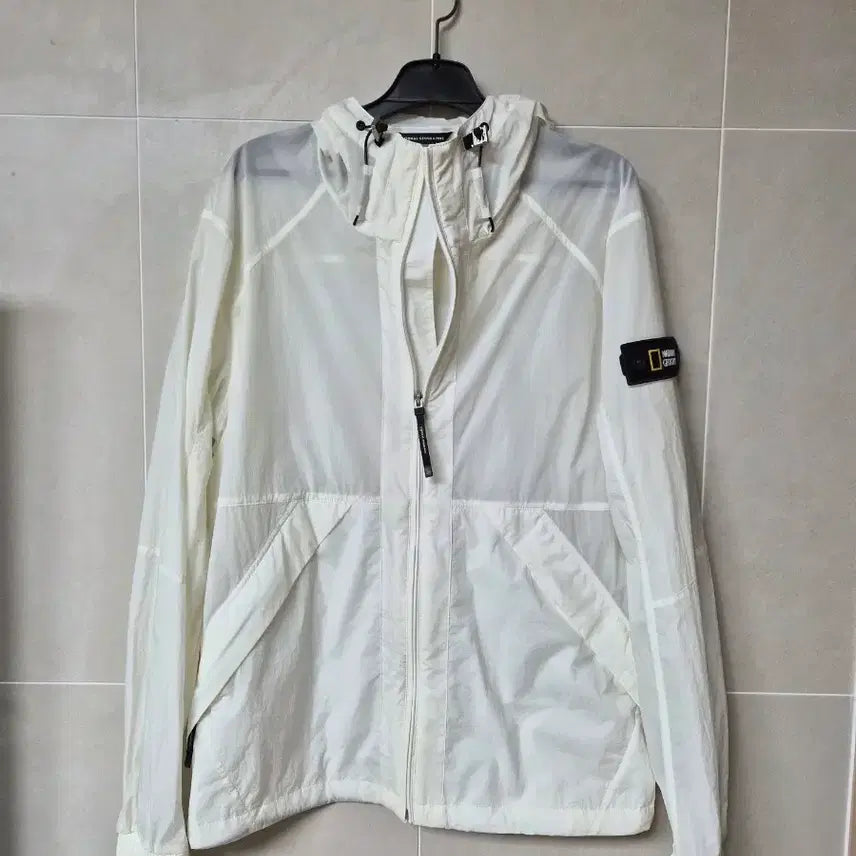 [BUNJANG] National Geographic White Windbreaker Jacket (Size 105) / 내셔널지오그래픽 화이트 바람막이 자켓 105