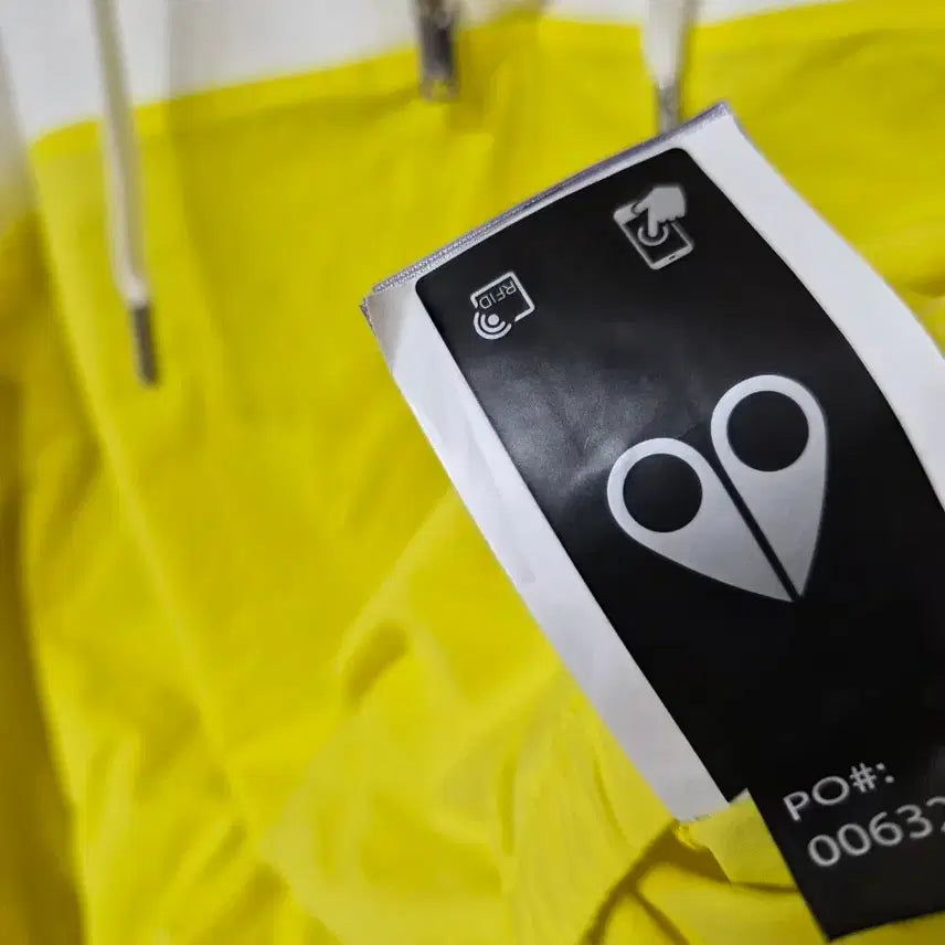 [BUNJANG] Moose Knuckles White Yellow Hooded Windbreaker S / 무스너클 화이트 옐로우 후드 바람막이 S