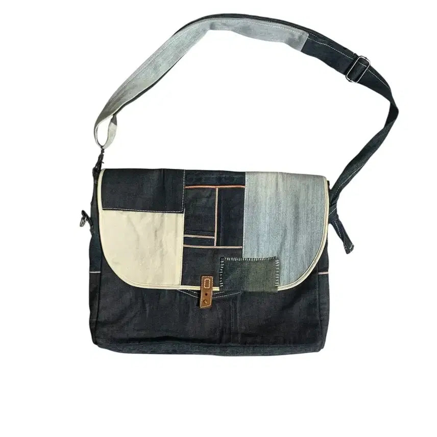 [BUNJANG] Vintage Denim Patchwork Messenger Bag / 빈티지 데님패치 리워크 메신저 백