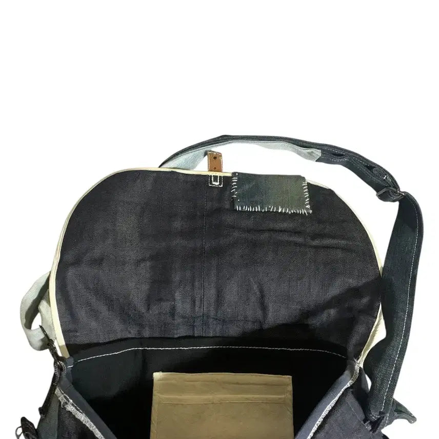 [BUNJANG] Vintage Denim Patchwork Messenger Bag / 빈티지 데님패치 리워크 메신저 백