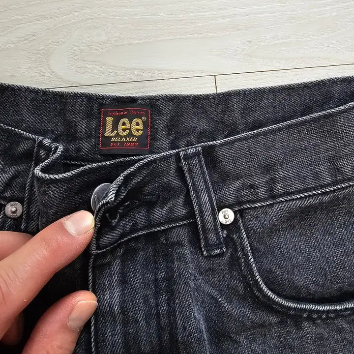 [BUNJANG] Lee Black Wash Relaxed Jeans / 리 lee 블랙 워싱 릴렉스 청바지 31-32