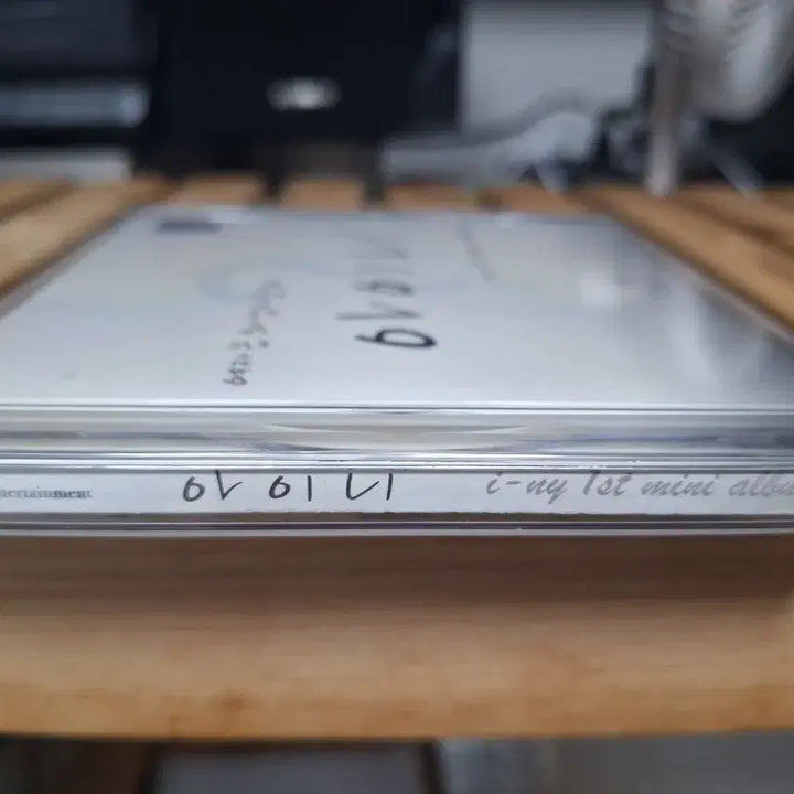 [BUNJANG] i-ny 1st Mini Album CD / 아이니 i-ny 1st 미니앨범 CD