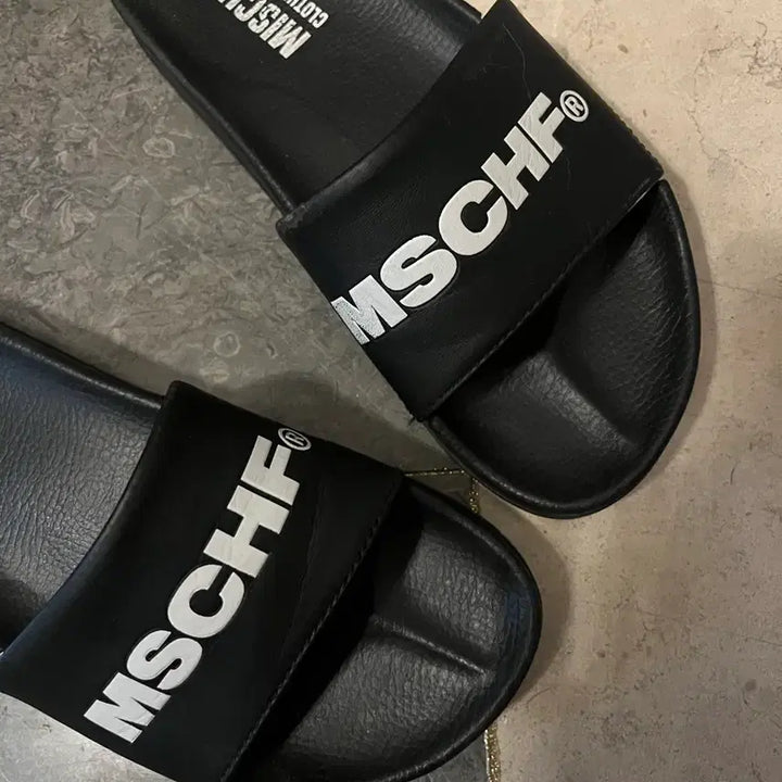 [BUNJANG] Mschf Black Slippers / Mschf 미스치프 슬리퍼 블랙 240