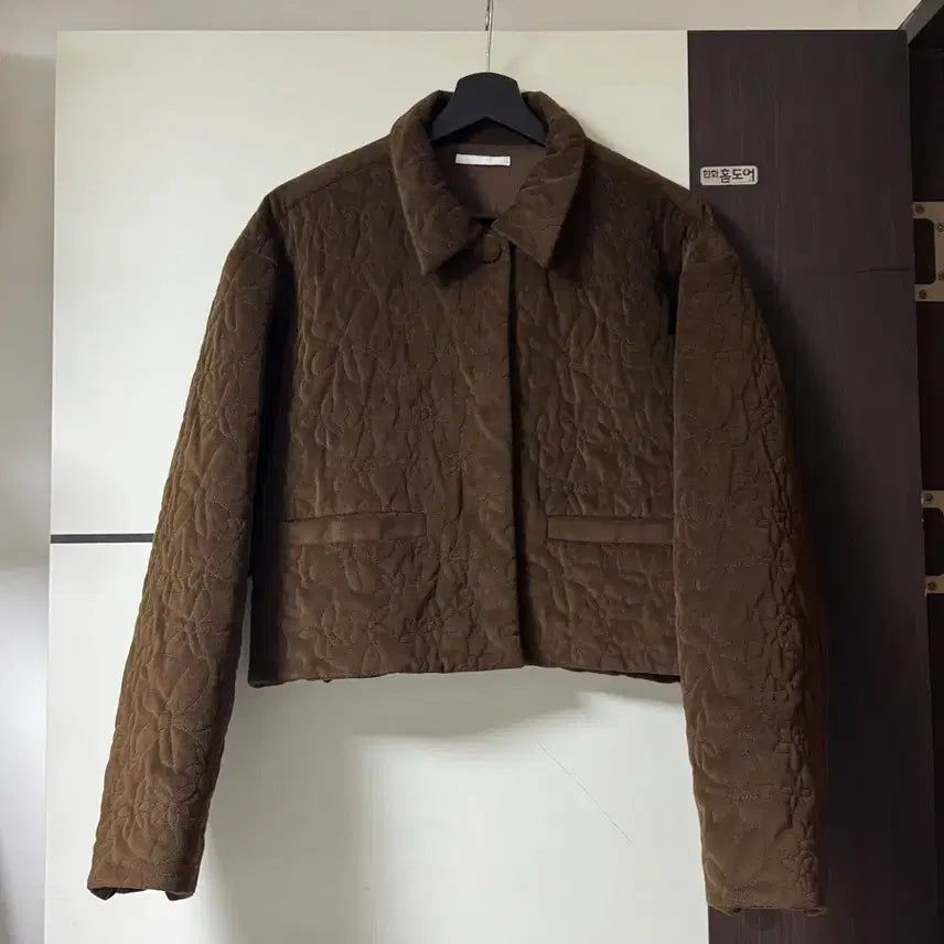 [BUNJANG] AMOMENTO Quilted Velvet Jacket / 아모멘토 플라워 퀼티드 벨벳 자켓