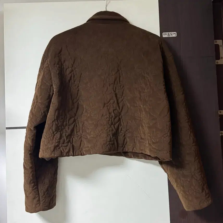 [BUNJANG] AMOMENTO Quilted Velvet Jacket / 아모멘토 플라워 퀼티드 벨벳 자켓